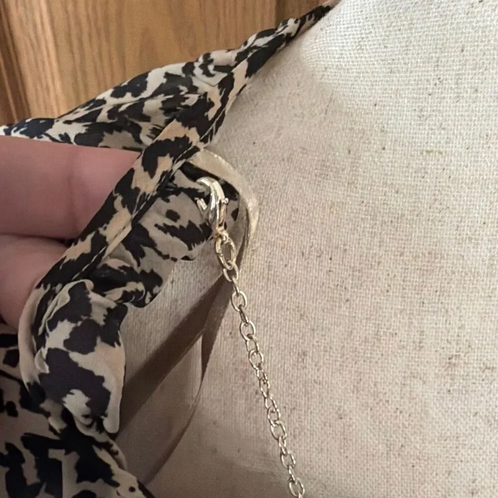 NWT JM Collection Leopard Print Blouse w/ Statement Tassel Necklace Size M - Picture 4 of 9